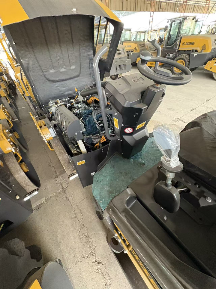 XCMG XD140VT 4ton small Light Diesel Vibratory Road Roller - Mini roller: picture 4 XCMG XD140VT 4ton small Light Diesel Vibratory Road Roller - Mini roller: picture 4
