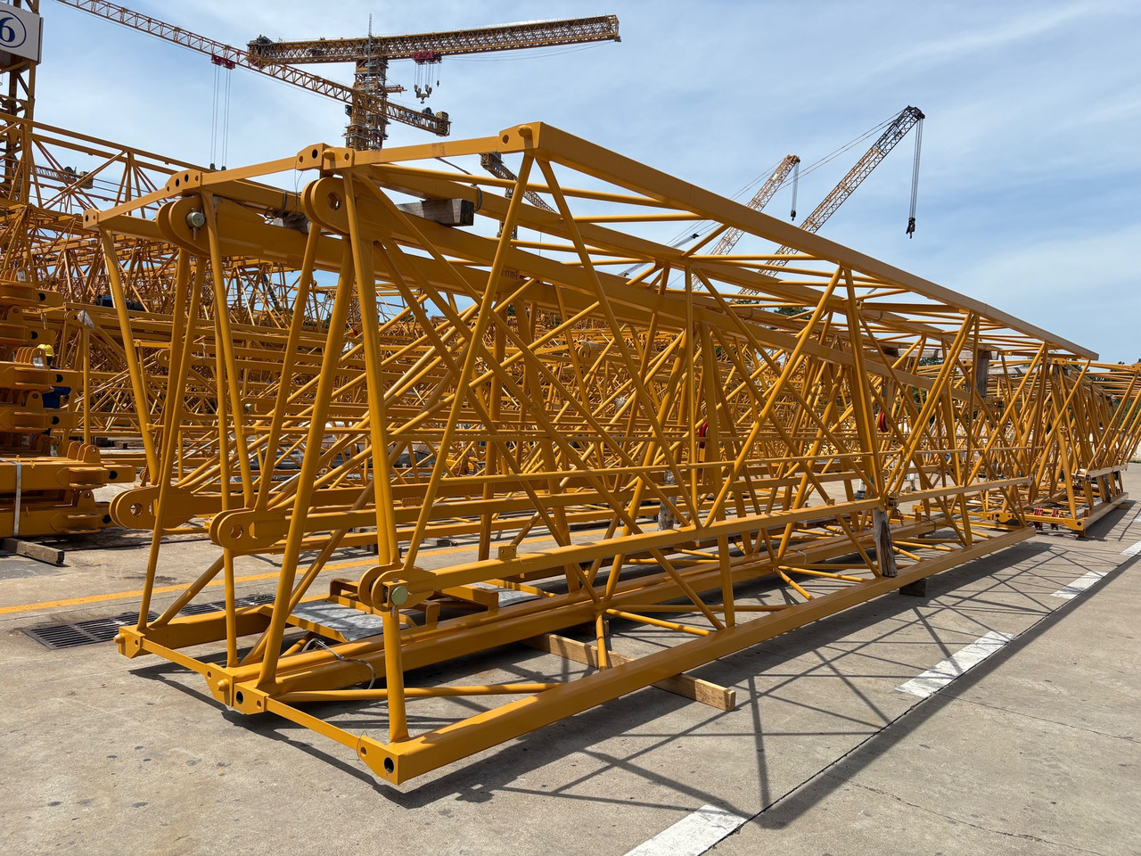 XCMG XGT6010-6S1 6ton lifting tower crane second hand price - Tower crane: picture 2 XCMG XGT6010-6S1 6ton lifting tower crane second hand price - Tower crane: picture 2