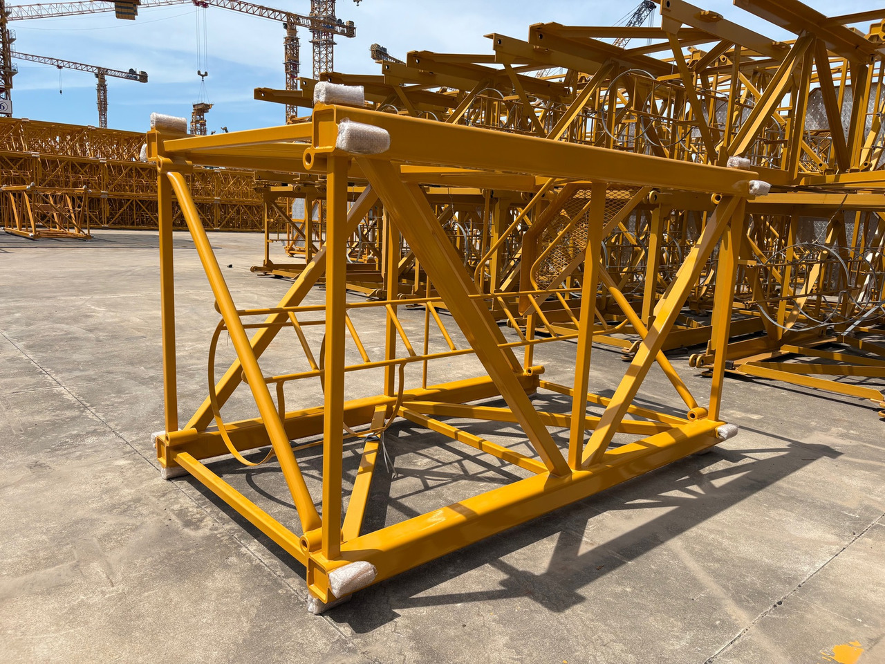 XCMG XGT6010-6S1 6ton lifting tower crane second hand price - Tower crane: picture 5 XCMG XGT6010-6S1 6ton lifting tower crane second hand price - Tower crane: picture 5