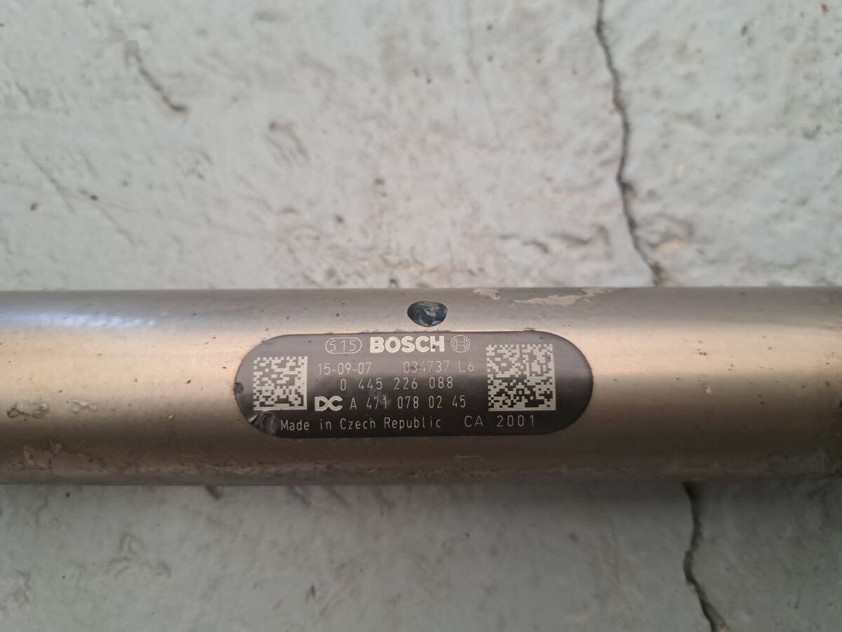 Commonrail pressure pipe Mercedes-Benz ACTROS MP4 A4710780245 Mercedes-Benz ACTROS MP4 truck - Fuel processing/ Fuel delivery for Truck: picture 4 Commonrail pressure pipe Mercedes-Benz ACTROS MP4 A4710780245 Mercedes-Benz ACTROS MP4 truck - Fuel processing/ Fuel delivery for Truck: picture 4