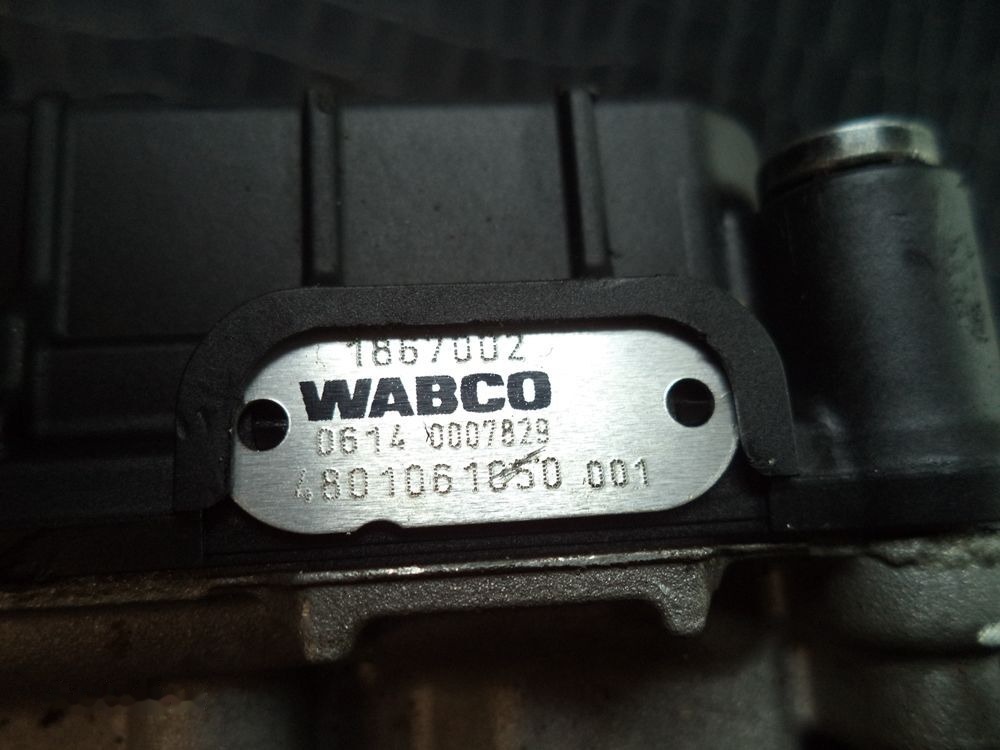 Brake valve for Truck DAF 480 106 105   DAF XF 106 truck: picture 6 Brake valve for Truck DAF 480 106 105   DAF XF 106 truck: picture 6