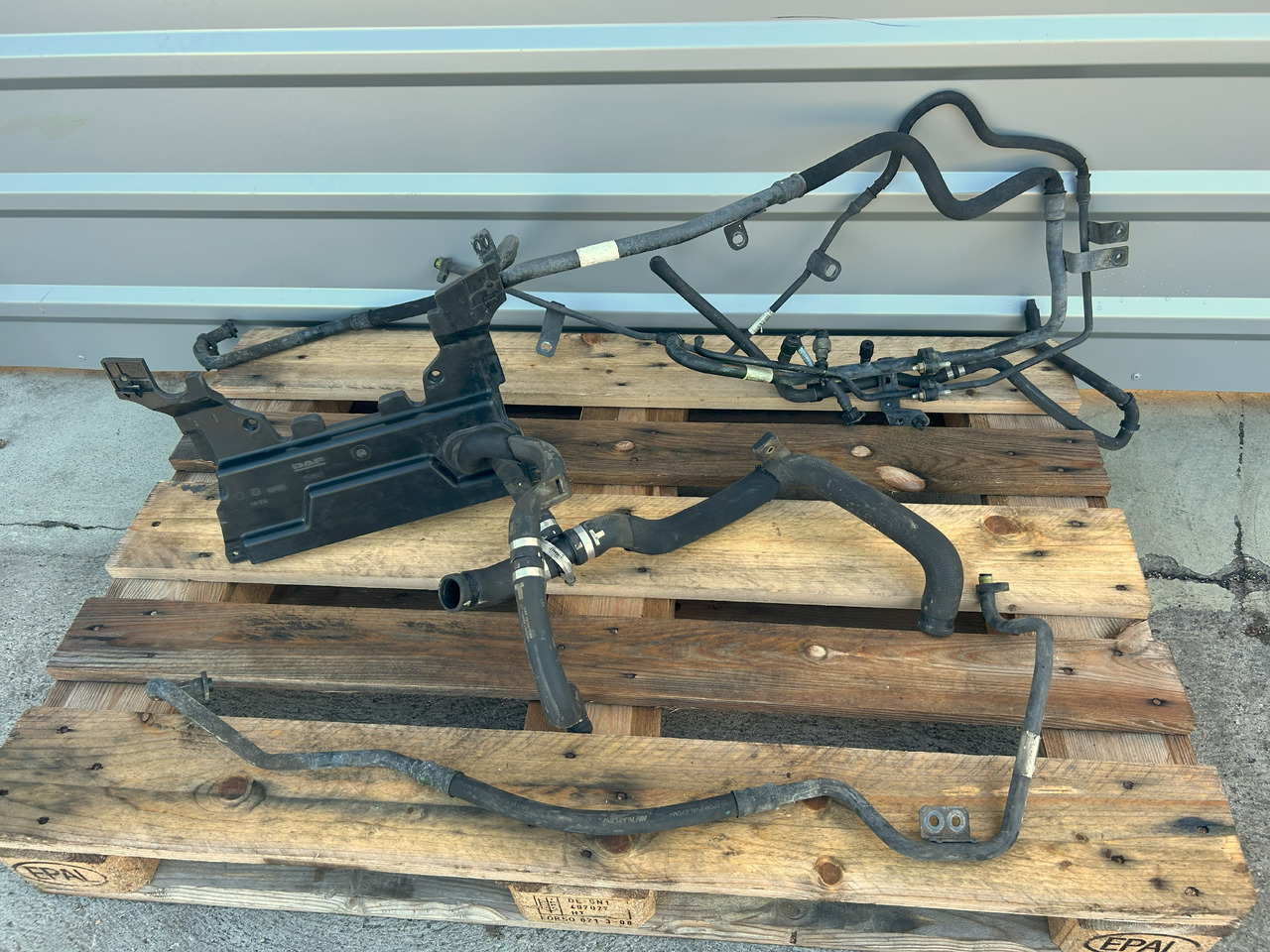 DAF CF EURO 6 AIR CONDITIONING HOSES SET - A/C part: picture 1 DAF CF EURO 6 AIR CONDITIONING HOSES SET - A/C part: picture 1