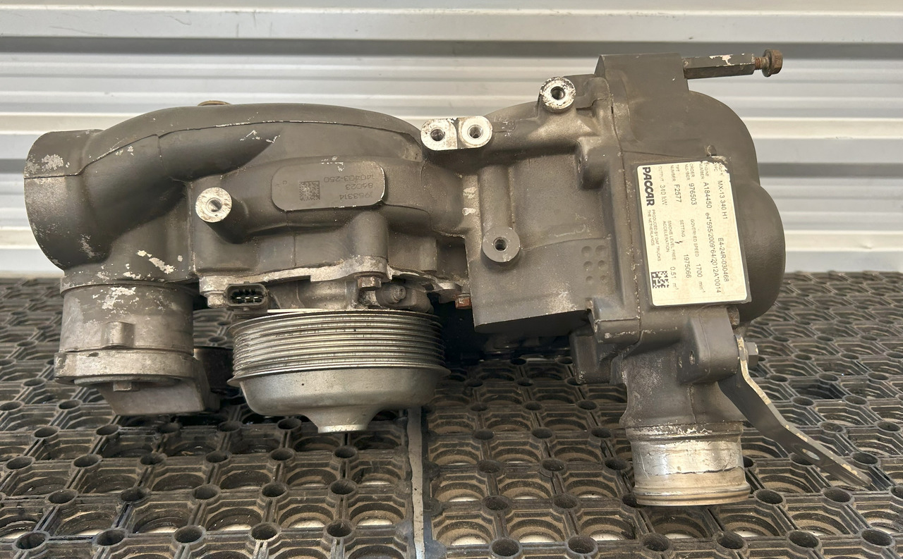 DAF COOLANT PUMP DAF XF 106 - Coolant pump: picture 1 DAF COOLANT PUMP DAF XF 106 - Coolant pump: picture 1
