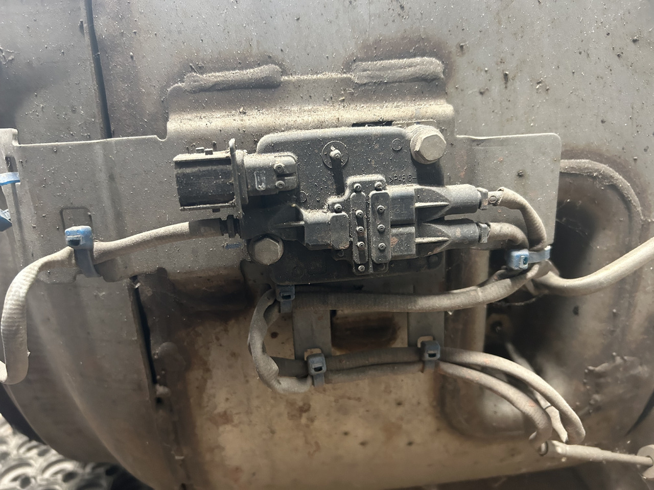 DAF DPF CATALYTIC CONVERTER DAF XF 106 - Catalytic converter: picture 4 DAF DPF CATALYTIC CONVERTER DAF XF 106 - Catalytic converter: picture 4