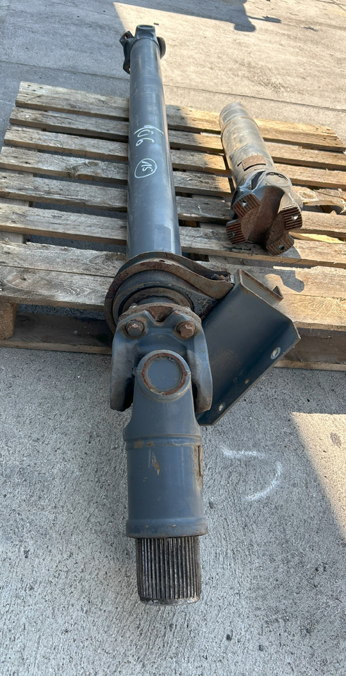 DAF XF 106 480 DRIVE SHAFT - Propeller shaft: picture 3 DAF XF 106 480 DRIVE SHAFT - Propeller shaft: picture 3
