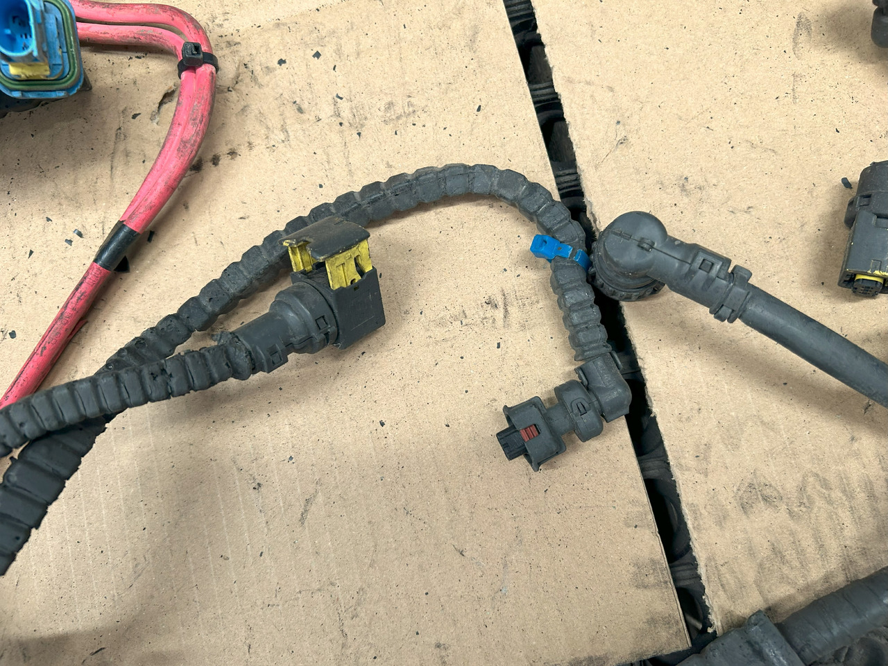 DAF XF 106 J3C ENGINE WIRING HARNESS - Cables/ Wire harness: picture 4 DAF XF 106 J3C ENGINE WIRING HARNESS - Cables/ Wire harness: picture 4