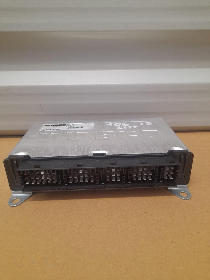 DAF XF 106 LIFT 2120800 / 446135204 DAF XF 106 2120800 / 446135204 truck - ECU for Truck: picture 2 DAF XF 106 LIFT 2120800 / 446135204 DAF XF 106 2120800 / 446135204 truck - ECU for Truck: picture 2