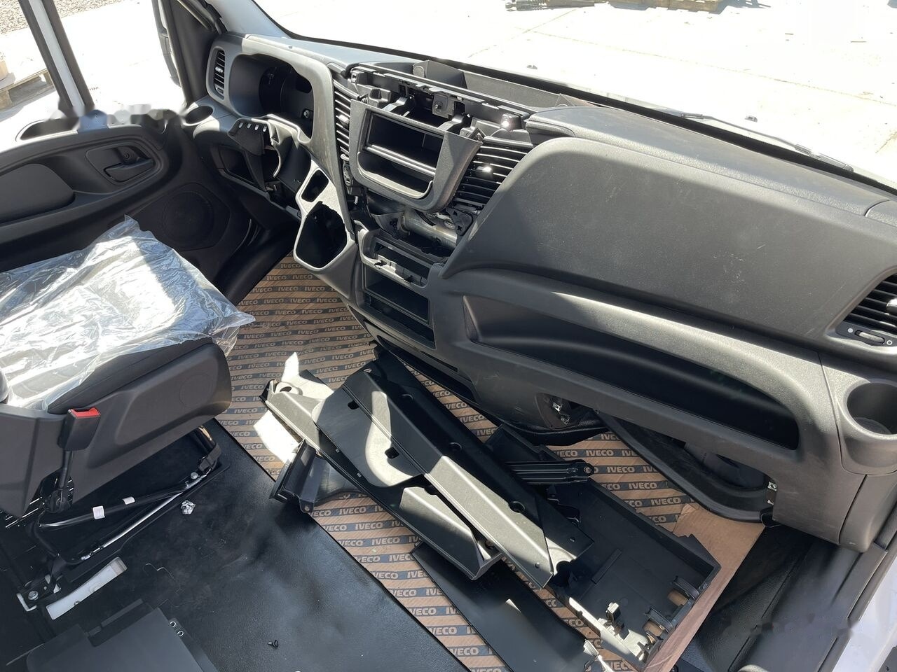 New Cab for Commercial vehicle IVECO DAILY VII 72-210   IVECO DAILY 75-210 light: picture 7