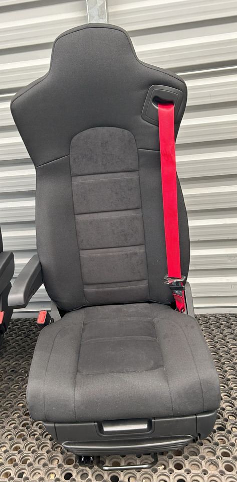 IVECO NEW SEAT IVECO S-WAY - Seat: picture 1 IVECO NEW SEAT IVECO S-WAY - Seat: picture 1