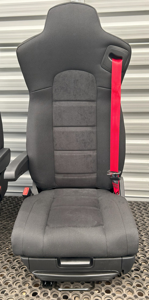 IVECO NEW SEAT IVECO S-WAY - Seat: picture 3 IVECO NEW SEAT IVECO S-WAY - Seat: picture 3