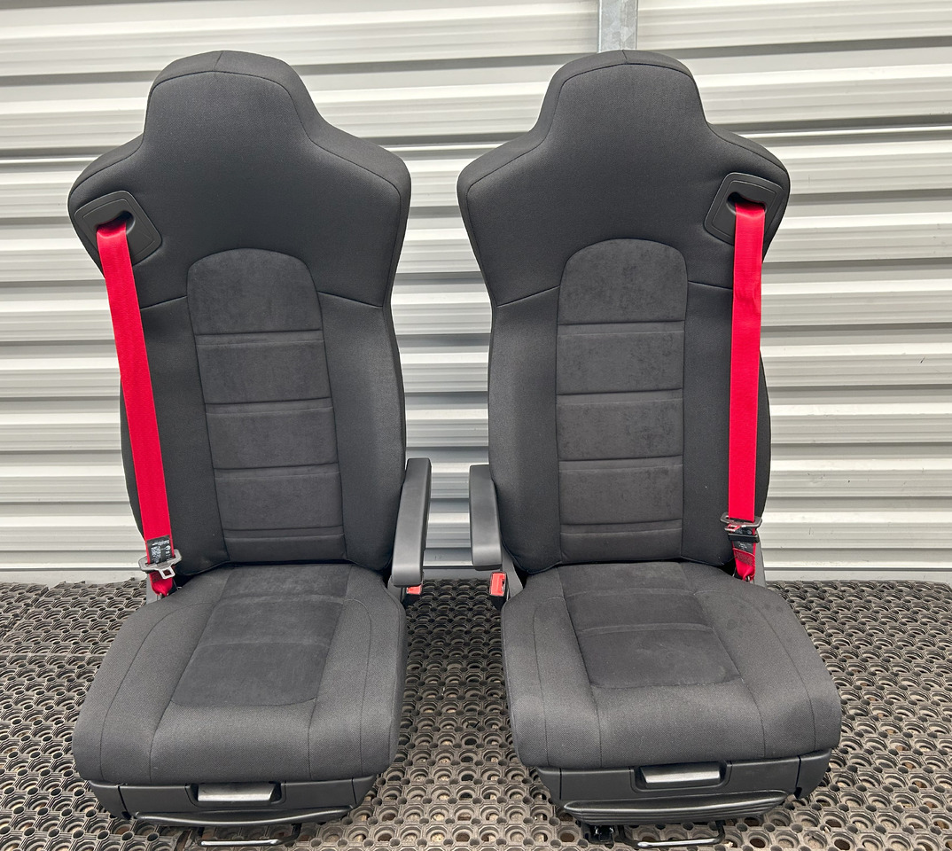 IVECO NEW SET OF SEATS IVECO S-WAY - Seat: picture 1 IVECO NEW SET OF SEATS IVECO S-WAY - Seat: picture 1