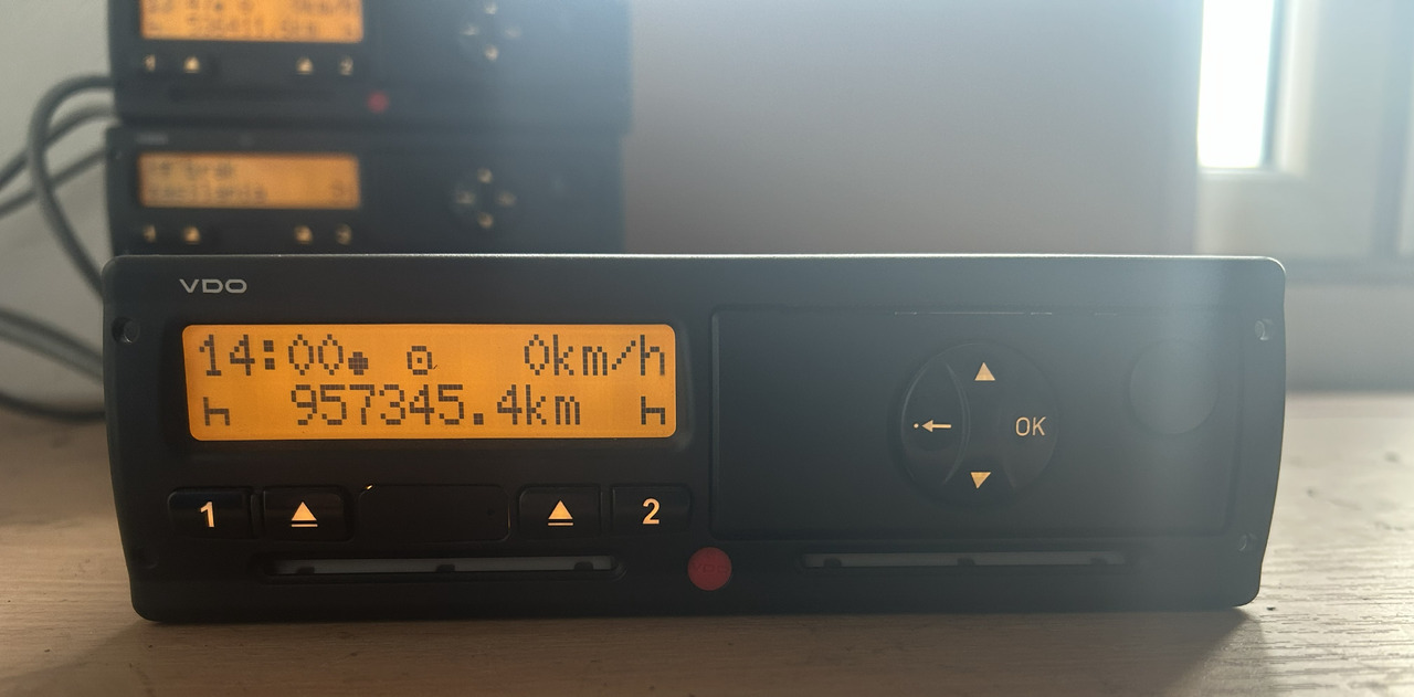 MERCEDES-BENZ AROCS MP4 A0024464733 - Tachograph: picture 1 MERCEDES-BENZ AROCS MP4 A0024464733 - Tachograph: picture 1