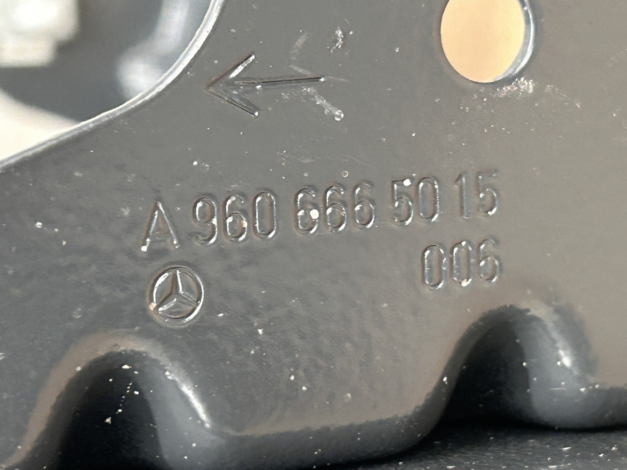 MERCEDES MOUNTING STEERING STEP SUPPORT AROCS ACTROS MP4 MP5 - Body and exterior: picture 4 MERCEDES MOUNTING STEERING STEP SUPPORT AROCS ACTROS MP4 MP5 - Body and exterior: picture 4