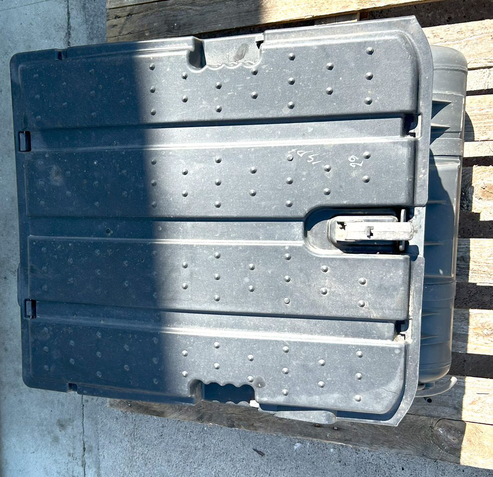 Mercedes AROCS MP4 BATTERY BOX WITH CYLINDERS - Battery for Truck: picture 5 Mercedes AROCS MP4 BATTERY BOX WITH CYLINDERS - Battery for Truck: picture 5