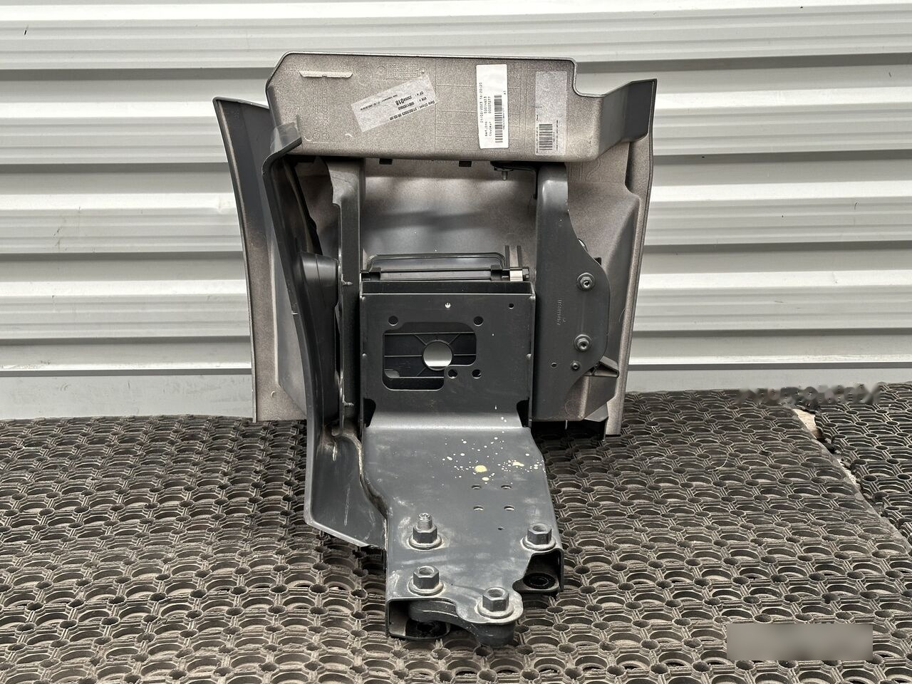 Mercedes-Benz ACTROS MP4 A9606662903 Mercedes-Benz A9606662903 - Footstep for Truck: picture 2 Mercedes-Benz ACTROS MP4 A9606662903 Mercedes-Benz A9606662903 - Footstep for Truck: picture 2