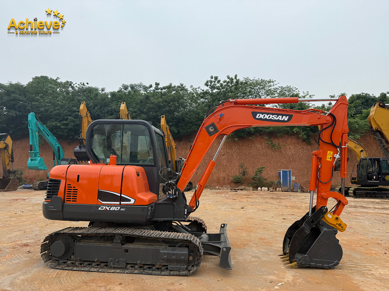 DOOSAN Diwanlun DX60-9 Excavator 38.9(52.1)/2100kW(HP) / rpm D24C 0.23m3 5700kg 4.2+2.8Ton 【ACHIEVE】 TOP CONDITION!!! - Crawler excavator: picture 4 DOOSAN Diwanlun DX60-9 Excavator 38.9(52.1)/2100kW(HP) / rpm D24C 0.23m3 5700kg 4.2+2.8Ton 【ACHIEVE】 TOP CONDITION!!! - Crawler excavator: picture 4