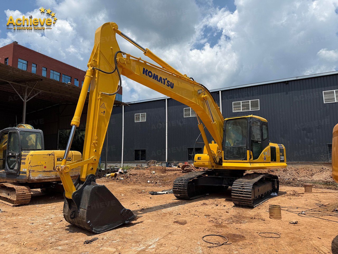 Komatsu PC220-8 1m³ 22tons SAA6D107E-1 110KW 400L【ACHIEVE】 TOP CONDITION!!! - Crawler excavator: picture 4 Komatsu PC220-8 1m³ 22tons SAA6D107E-1 110KW 400L【ACHIEVE】 TOP CONDITION!!! - Crawler excavator: picture 4