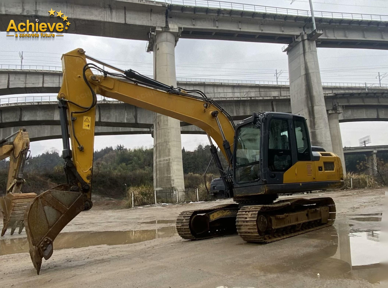 XCMG XE135D 0.32-0.61(0.52) m³ 86/2200 kw/rpm QSF3.8 260 L 99.1 kN 【ACHIEVE】 TOP CONDITION!!! - Crawler excavator: picture 2 XCMG XE135D 0.32-0.61(0.52) m³ 86/2200 kw/rpm QSF3.8 260 L 99.1 kN 【ACHIEVE】 TOP CONDITION!!! - Crawler excavator: picture 2