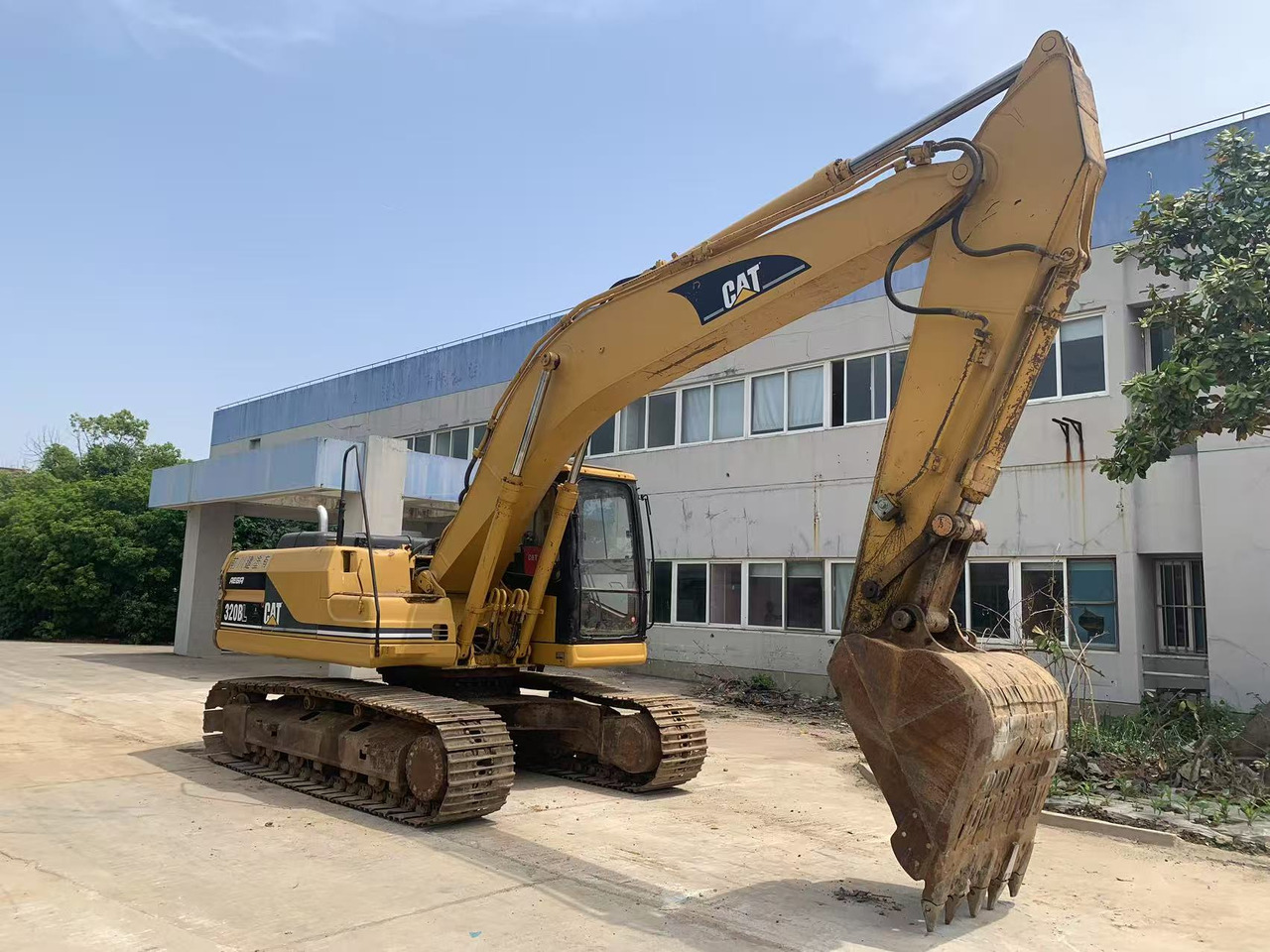 CATERPILLAR 320BL Used Excavator with Original Color - Crawler excavator: picture 2 CATERPILLAR 320BL Used Excavator with Original Color - Crawler excavator: picture 2