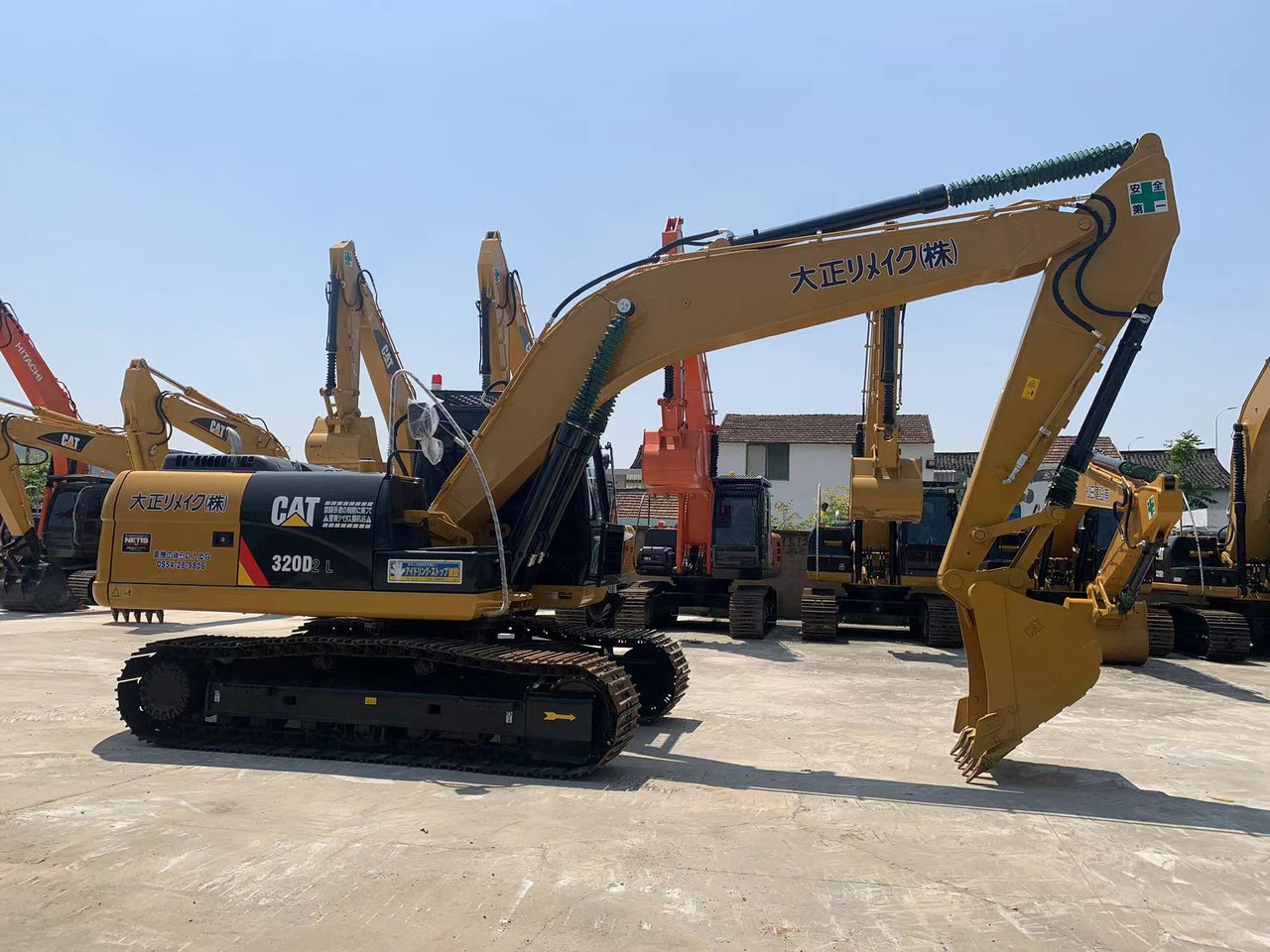 Caterpillar Chain Excavator 320D, 320D2 Made in Japan - Crawler excavator: picture 1 Caterpillar Chain Excavator 320D, 320D2 Made in Japan - Crawler excavator: picture 1