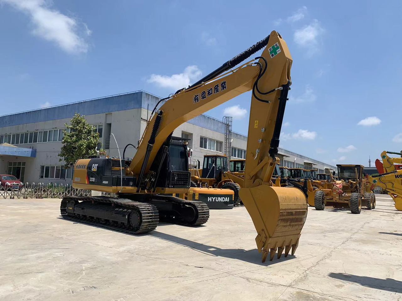 Caterpillar Excavator 320, 323 with Mechanical Engine Mitsubishi S6K - Crawler excavator: picture 3 Caterpillar Excavator 320, 323 with Mechanical Engine Mitsubishi S6K - Crawler excavator: picture 3