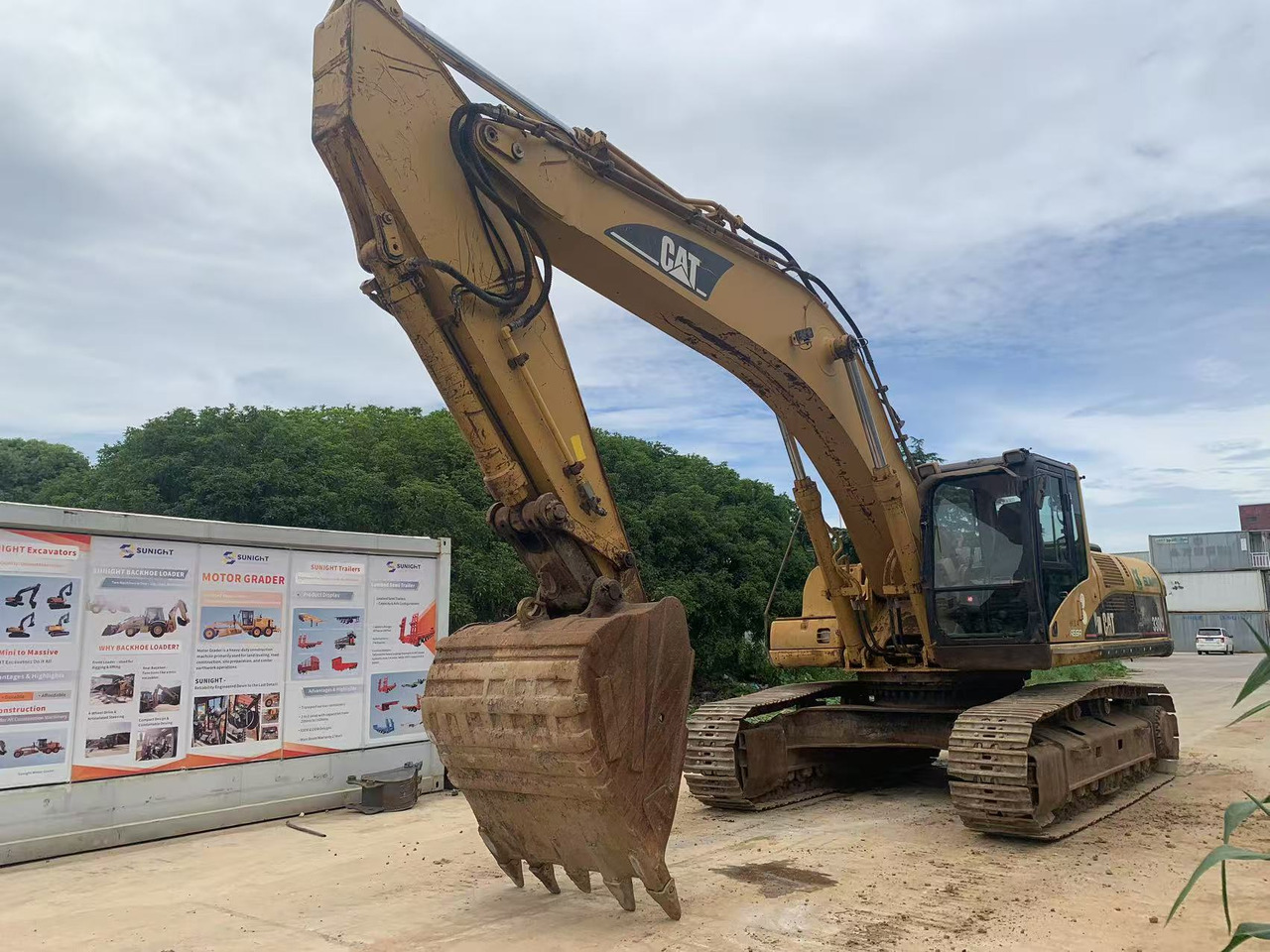 Caterpillar Excavator Original Color CAT 330CL, 330BL Used Condtion - Crawler excavator: picture 5 Caterpillar Excavator Original Color CAT 330CL, 330BL Used Condtion - Crawler excavator: picture 5