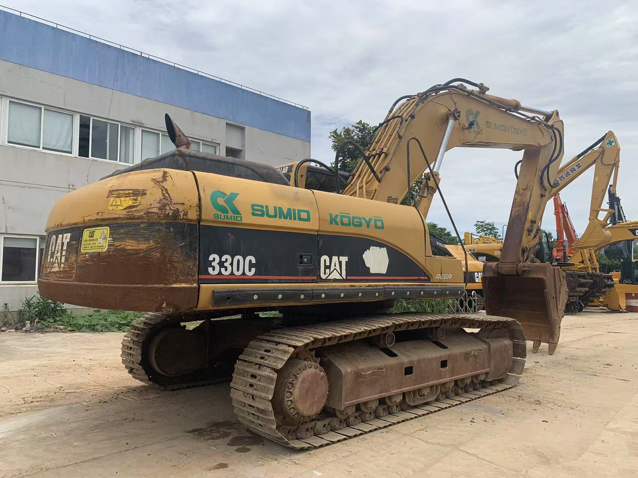Caterpillar Excavator Original Color CAT 330CL, 330BL Used Condtion - Crawler excavator: picture 2 Caterpillar Excavator Original Color CAT 330CL, 330BL Used Condtion - Crawler excavator: picture 2