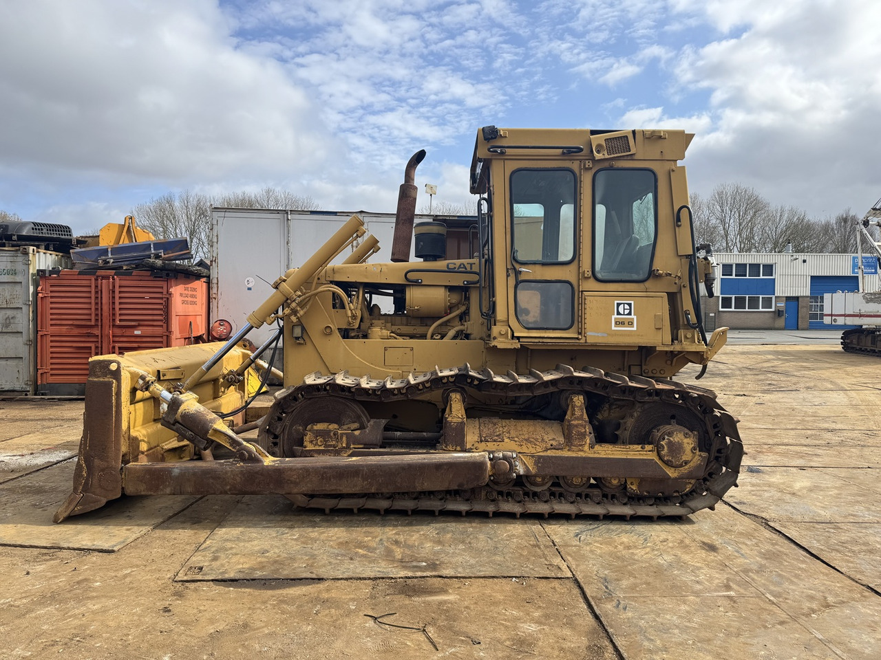 Caterpillar Used Bulldozer CAT D6D Good Price Tracked Tractor - Bulldozer: picture 1 Caterpillar Used Bulldozer CAT D6D Good Price Tracked Tractor - Bulldozer: picture 1