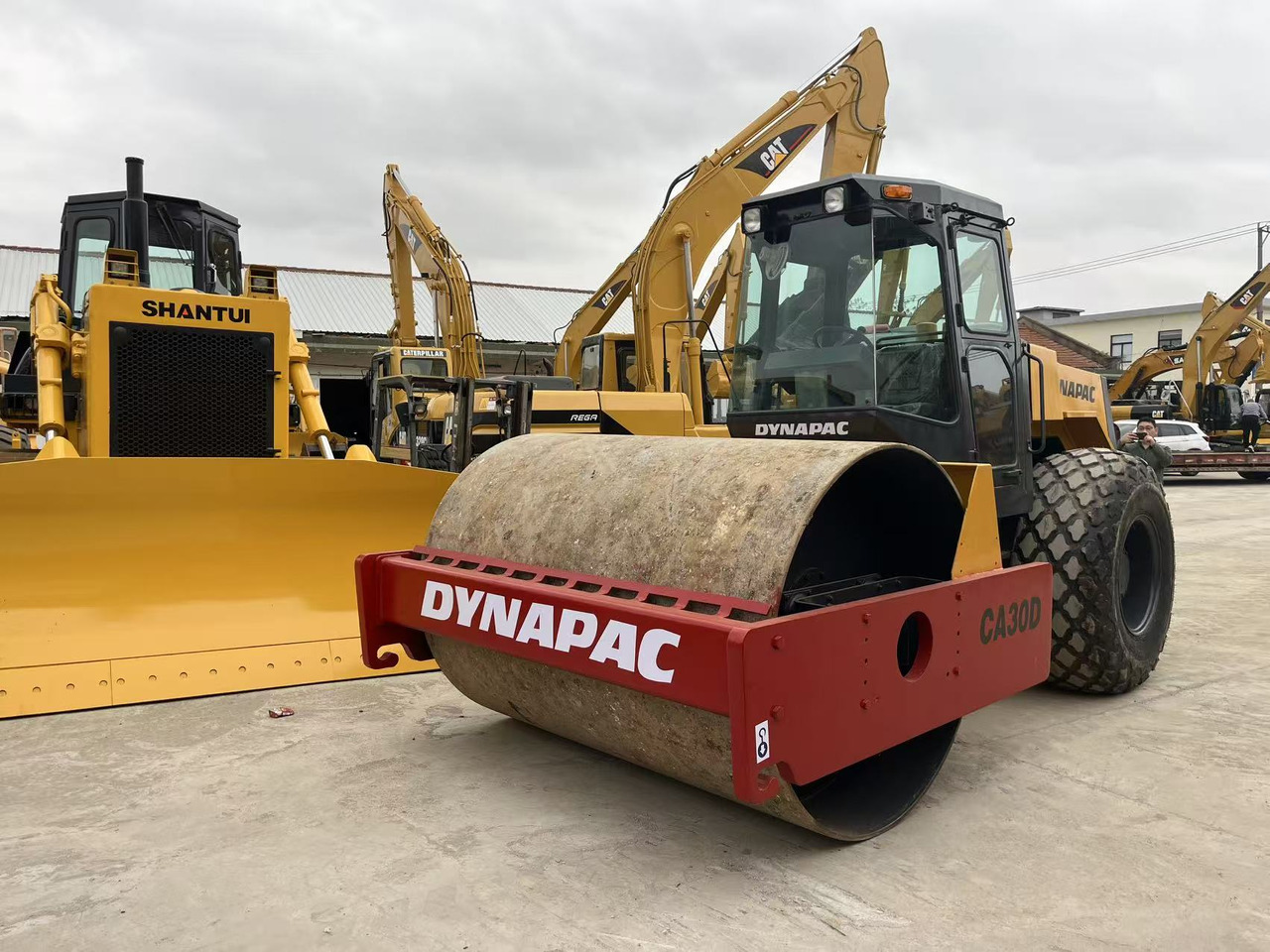 Dynapac Vibratory Road roller CA30D, CA25D Good Price on Sale - Road roller: picture 3 Dynapac Vibratory Road roller CA30D, CA25D Good Price on Sale - Road roller: picture 3