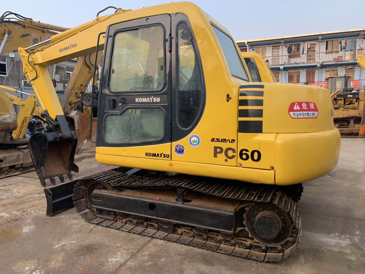 KOMATSU small excavator Komatsu PC60-7 mini digger - Mini excavator: picture 1 KOMATSU small excavator Komatsu PC60-7 mini digger - Mini excavator: picture 1