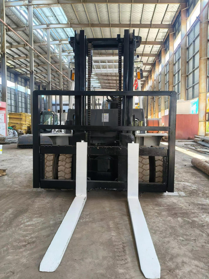 TCM Forklift Truck Secondhand 6 ton Diesel Forklift - Diesel forklift: picture 4 TCM Forklift Truck Secondhand 6 ton Diesel Forklift - Diesel forklift: picture 4
