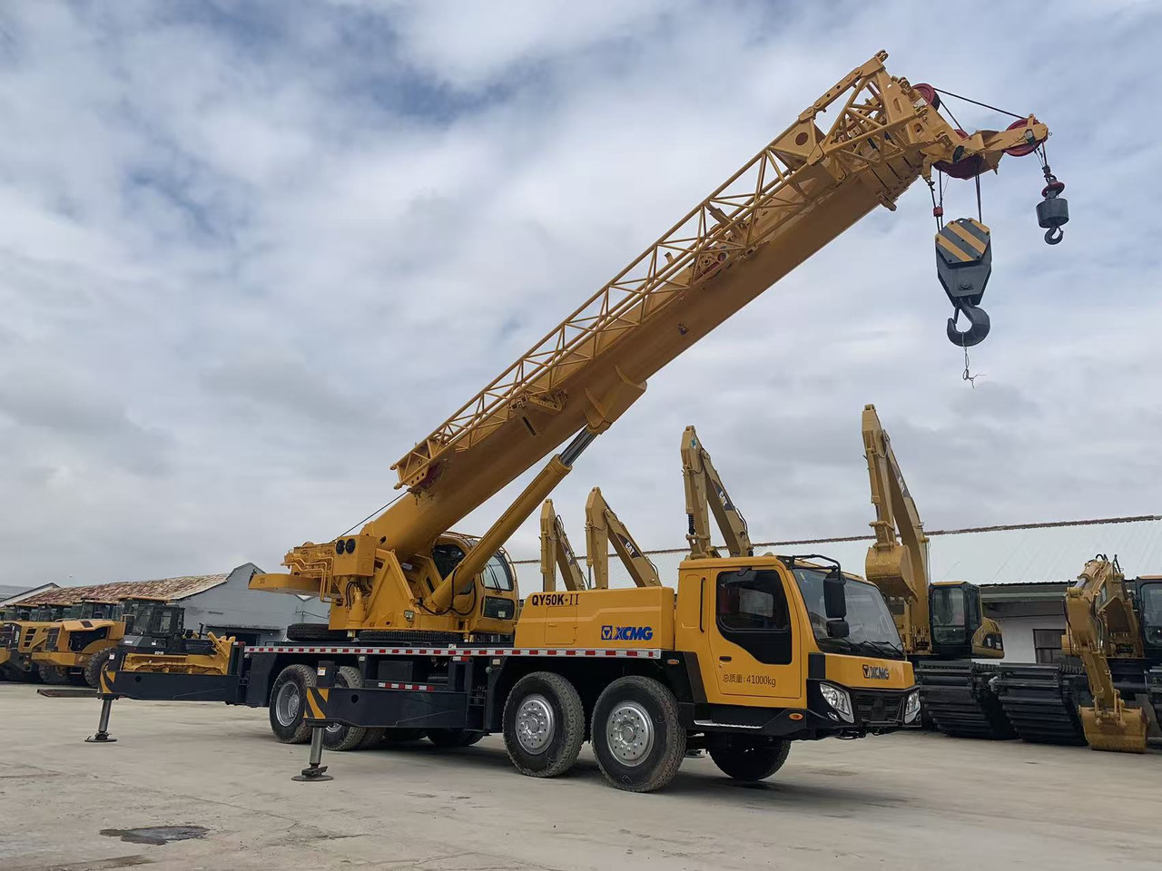 XCMG QY50K-2 Good Price 50 ton Truck Crane - Mobile crane: picture 1 XCMG QY50K-2 Good Price 50 ton Truck Crane - Mobile crane: picture 1