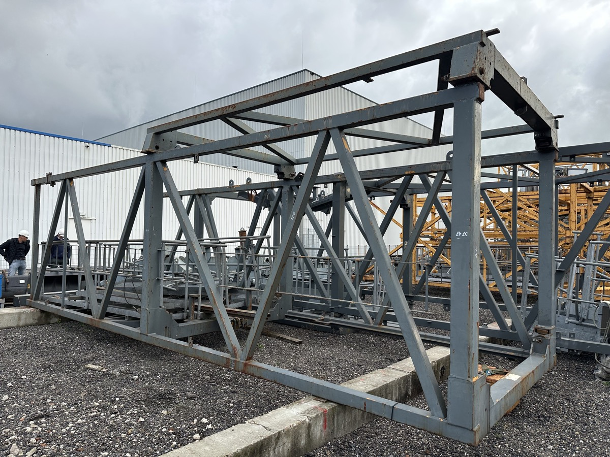 LIEBHERR 256HC/290HC telescopic cage - Construction equipment: picture 2 LIEBHERR 256HC/290HC telescopic cage - Construction equipment: picture 2