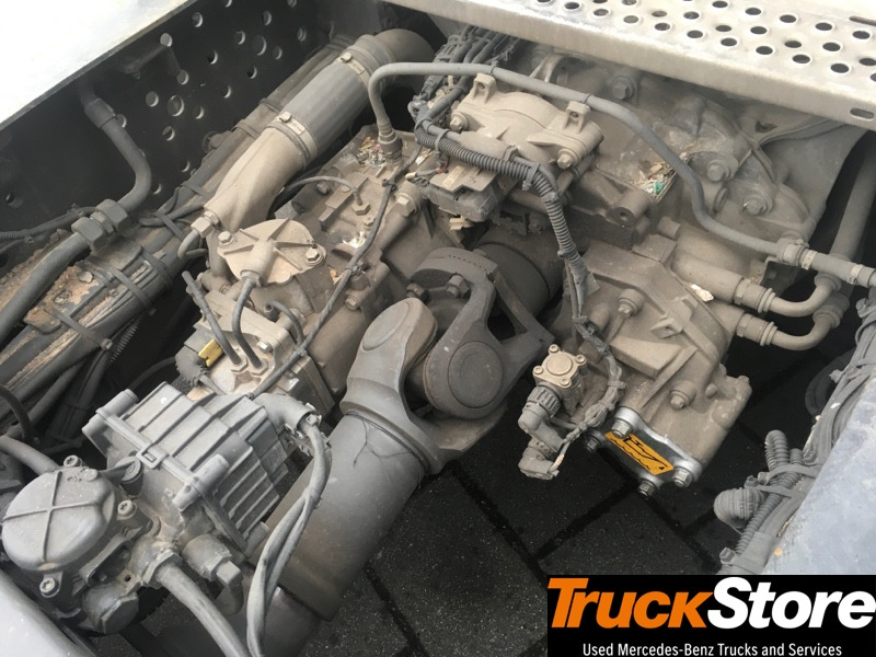 Tractor unit Mercedes-Benz Actros 1845 LS: picture 6