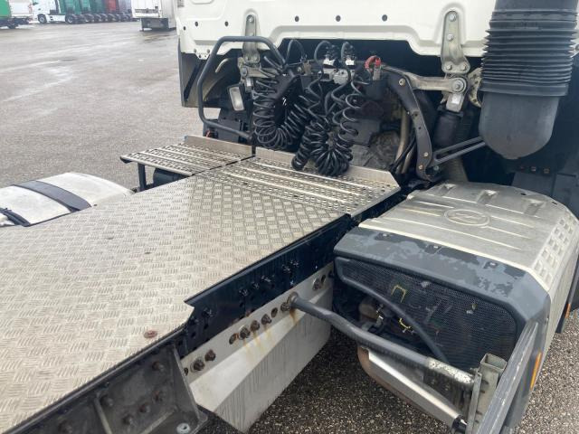 Mercedes-Benz Actros 1846LS ADR BENZIN - Tractor unit: picture 5 Mercedes-Benz Actros 1846LS ADR BENZIN - Tractor unit: picture 5