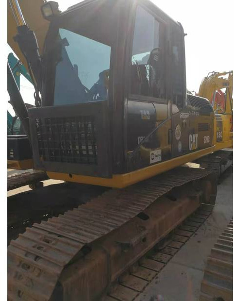 Crawler excavator 2018 Caterpillar 320D: picture 7