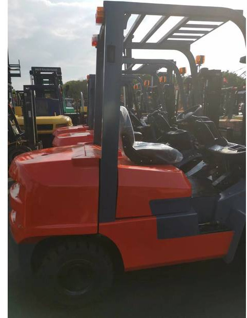 2020 Toyota FDZN30 - Forklift: picture 4 2020 Toyota FDZN30 - Forklift: picture 4