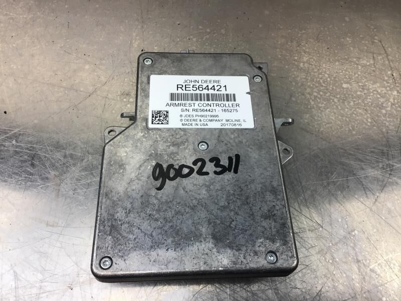 John Deere John Deere Armsrest Control - Cab and interior: picture 1 John Deere John Deere Armsrest Control - Cab and interior: picture 1