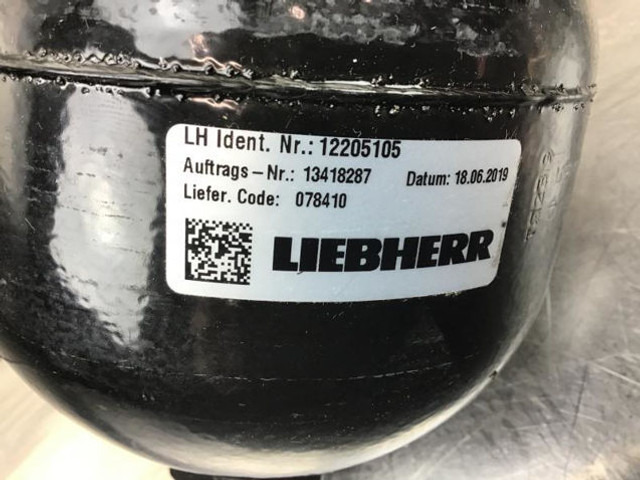 Liebherr Accumulator - Electrical system: picture 2 Liebherr Accumulator - Electrical system: picture 2