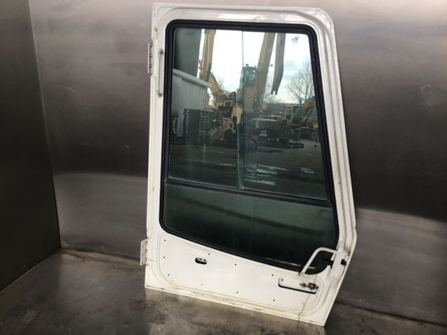 Liebherr Cabin Door - Door and parts: picture 2 Liebherr Cabin Door - Door and parts: picture 2