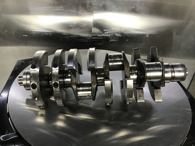 Liebherr Crankshaft D9408 Used - Crankshaft: picture 1 Liebherr Crankshaft D9408 Used - Crankshaft: picture 1