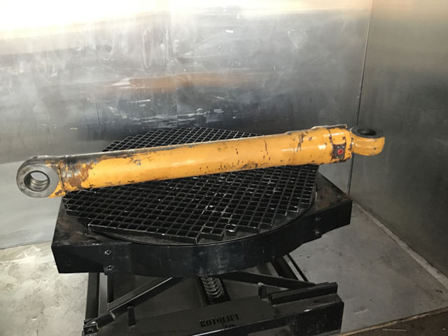 Liebherr Cylinder - Hydraulic cylinder: picture 1 Liebherr Cylinder - Hydraulic cylinder: picture 1