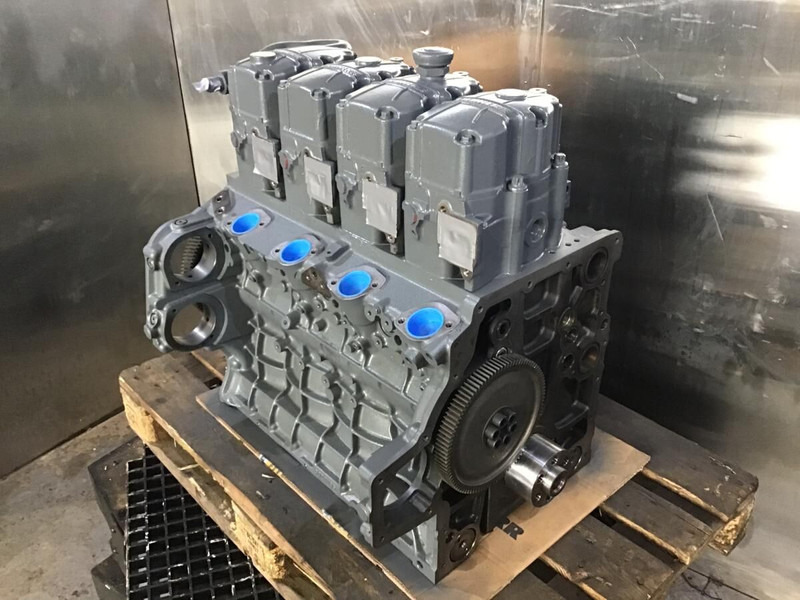 Liebherr D934L - Engine: picture 1 Liebherr D934L - Engine: picture 1