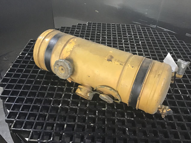 Liebherr Equalizing Reservoir - Air intake system: picture 2 Liebherr Equalizing Reservoir - Air intake system: picture 2