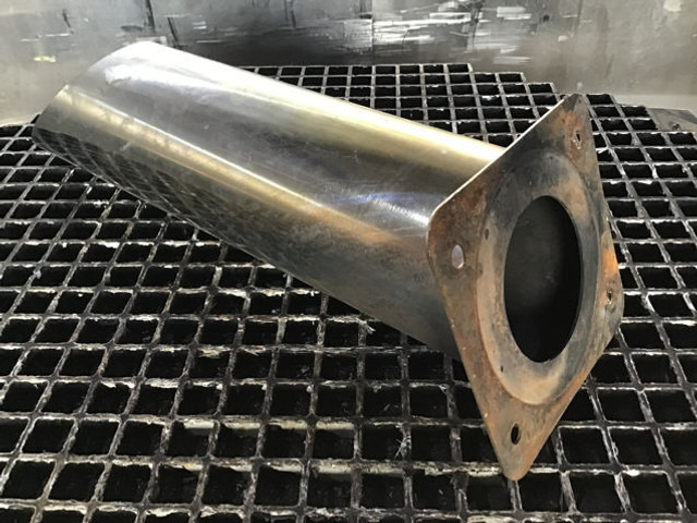 Liebherr Exhaust Pipe - Exhaust pipe: picture 1 Liebherr Exhaust Pipe - Exhaust pipe: picture 1