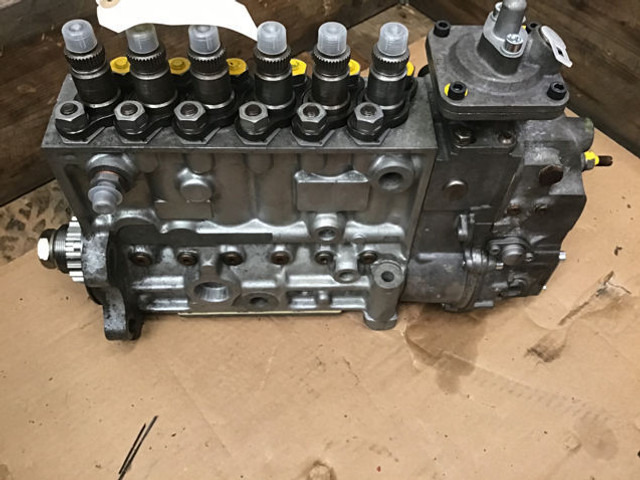 Liebherr Fuel Injection Pump - Fuel pump: picture 2 Liebherr Fuel Injection Pump - Fuel pump: picture 2