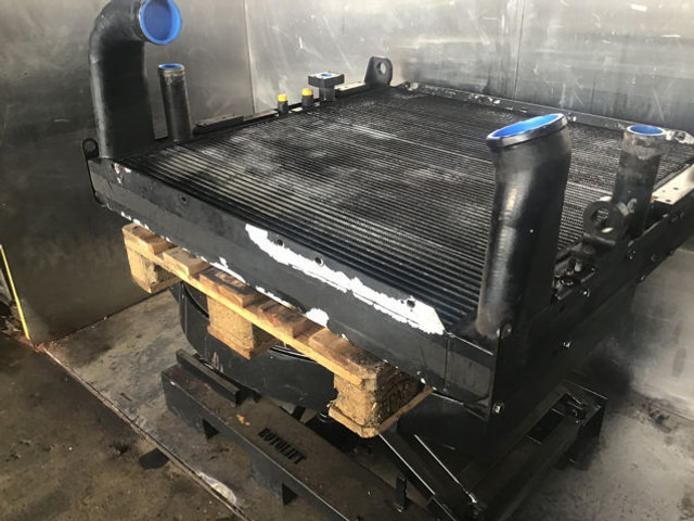 Liebherr Inter Cooler - Radiator: picture 1 Liebherr Inter Cooler - Radiator: picture 1