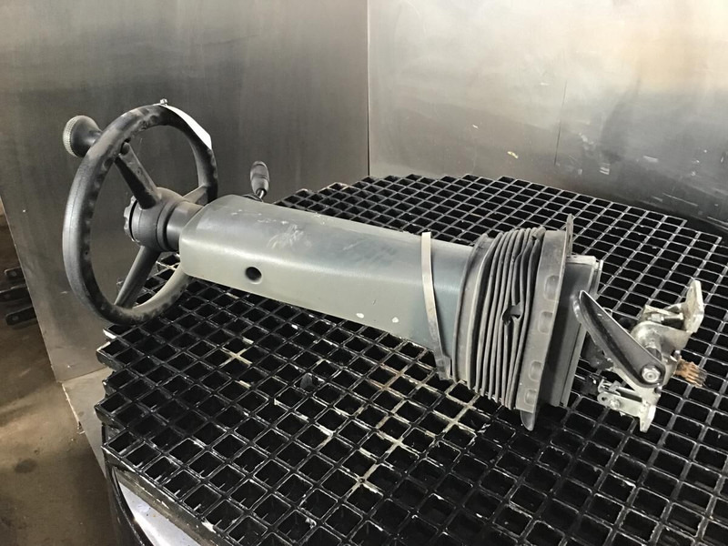 Liebherr L524 - Steering column: picture 2 Liebherr L524 - Steering column: picture 2