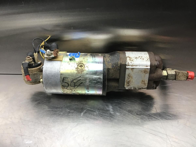 Liebherr L574 / L580 / L564 / L524 - Steering pump: picture 2 Liebherr L574 / L580 / L564 / L524 - Steering pump: picture 2