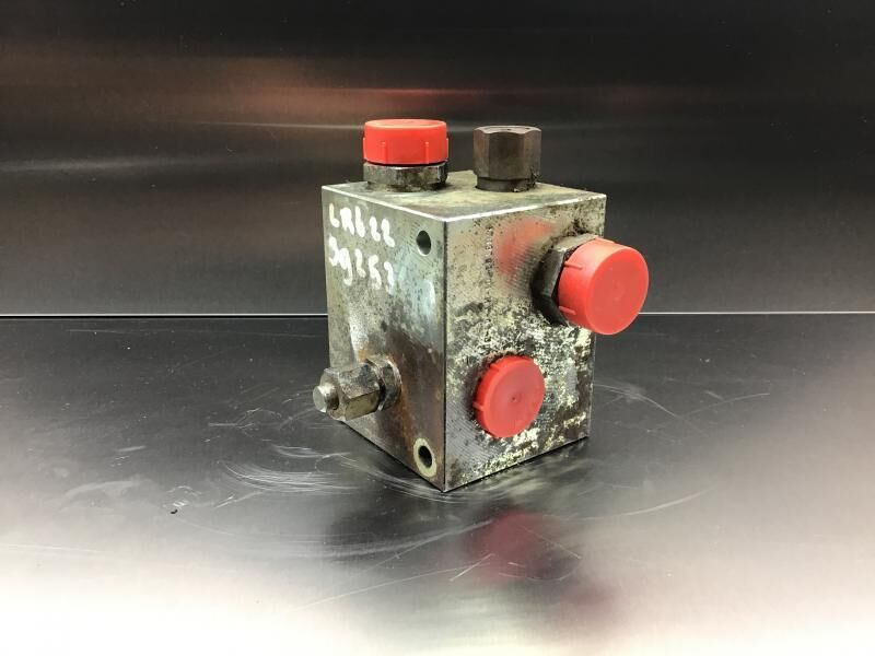 Liebherr Pressure Block - Hydraulics: picture 1 Liebherr Pressure Block - Hydraulics: picture 1